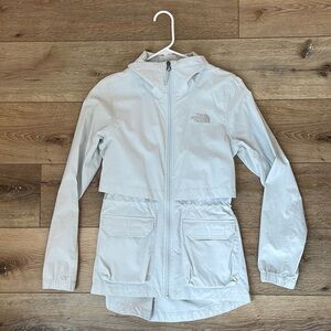 The North Face Women’s Lightweight Wind Jacket